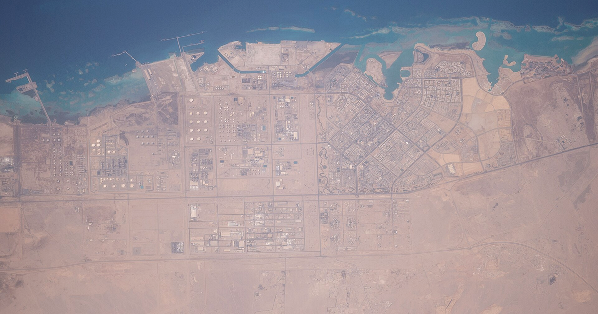 Archival astronaut photograph, 26 October 2014: Yanbu Al Sinaiyah industrial and port complex on Saudi Arabia's Red Sea coast, from the International Space Station (NASA ISS041-E-100622). Photograph: NASA. Public domain.