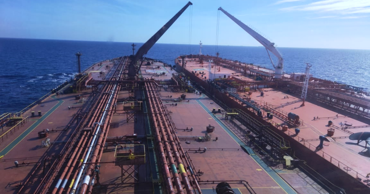 Archival photograph, 3 May 2020: ship-to-ship oil-transfer operations alongside a Suezmax tanker. Photograph: Martian-2007 via Wikimedia Commons. CC BY-SA 4.0.