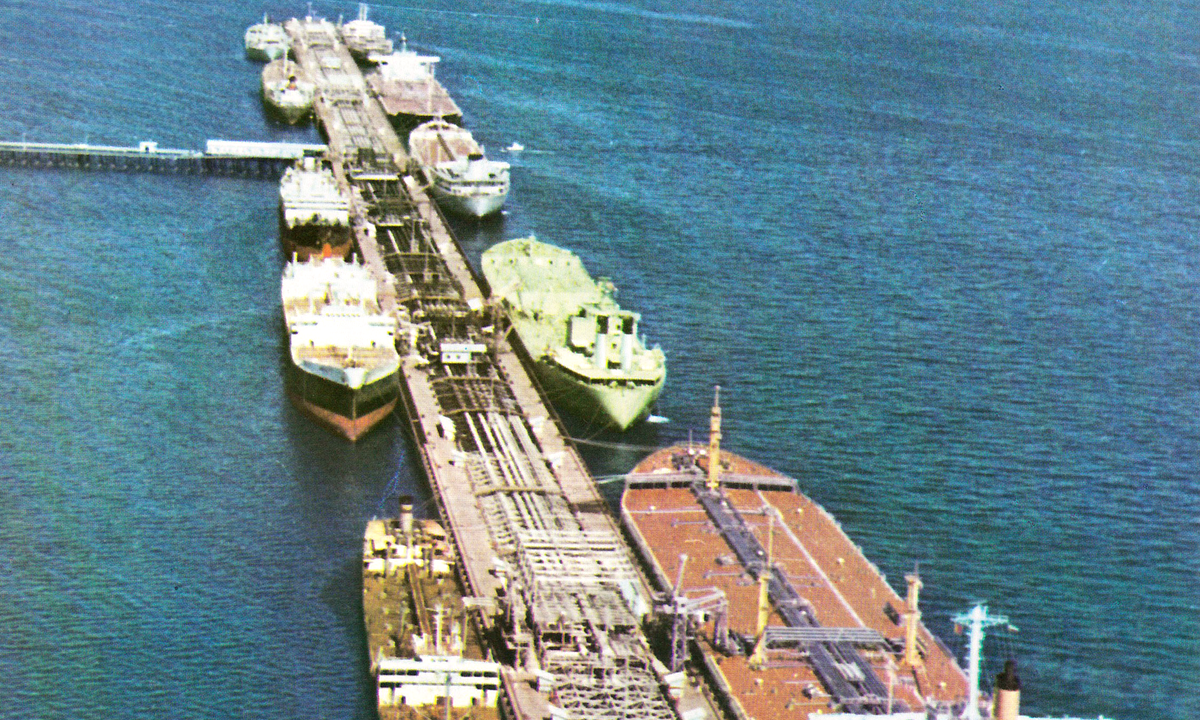 Large tankers loading at Kharg Terminal, offshore Persian Gulf, 1967. Photograph by National Iranian Oil Company. Public domain (PD-Iran).